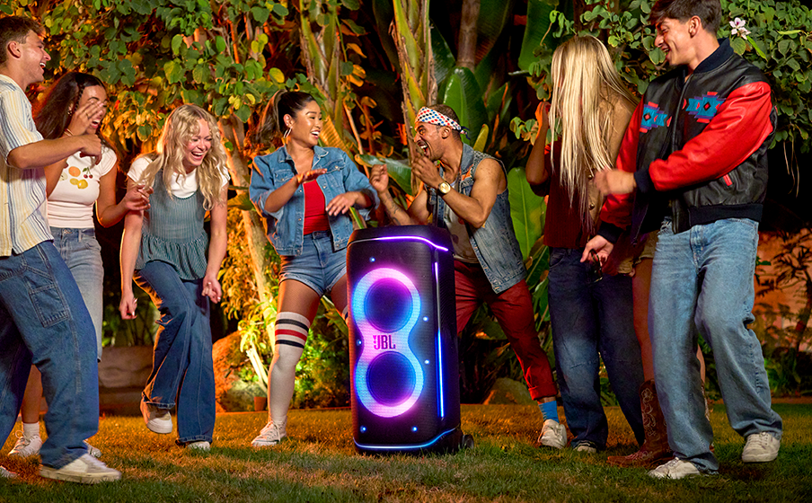 JBL PartyBox 720 800W 1 JBL PartyBox 720 | La bocina para fiestas JBL de baterías es más potente con el sonido superior JBL Pro Sound y un espectáculo de luces futurista