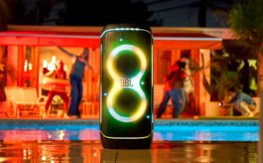JBL PartyBox 720 800W 2 JBL PartyBox 720 | La bocina para fiestas JBL de baterías es más potente con el sonido superior JBL Pro Sound y un espectáculo de luces futurista