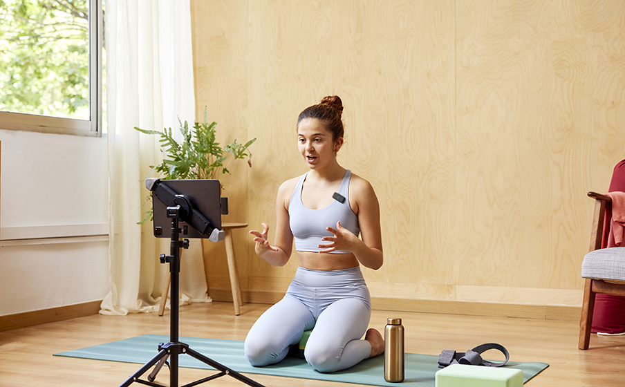 JBL Quantum Stream Wireless USB-C Ganancia de micrófono ajustable - Image