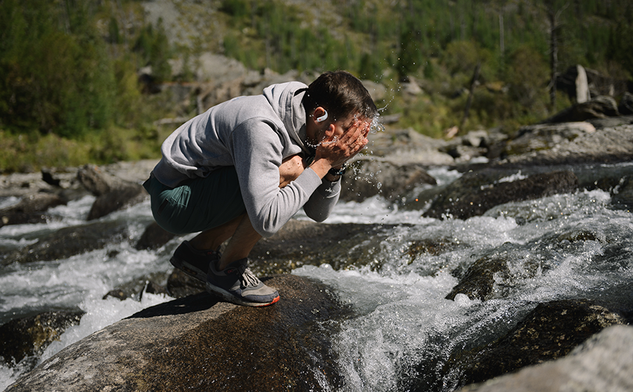 JBL Endurance Peak 4 Resistentes al agua y el polvo con certificaci&oacute;n IP68 - Image