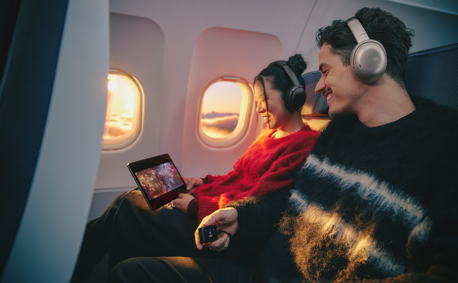 JBL Tour One M3 Smart Tx JBL Smart Tx: Transmisor de audio universal Auracast™ - Image