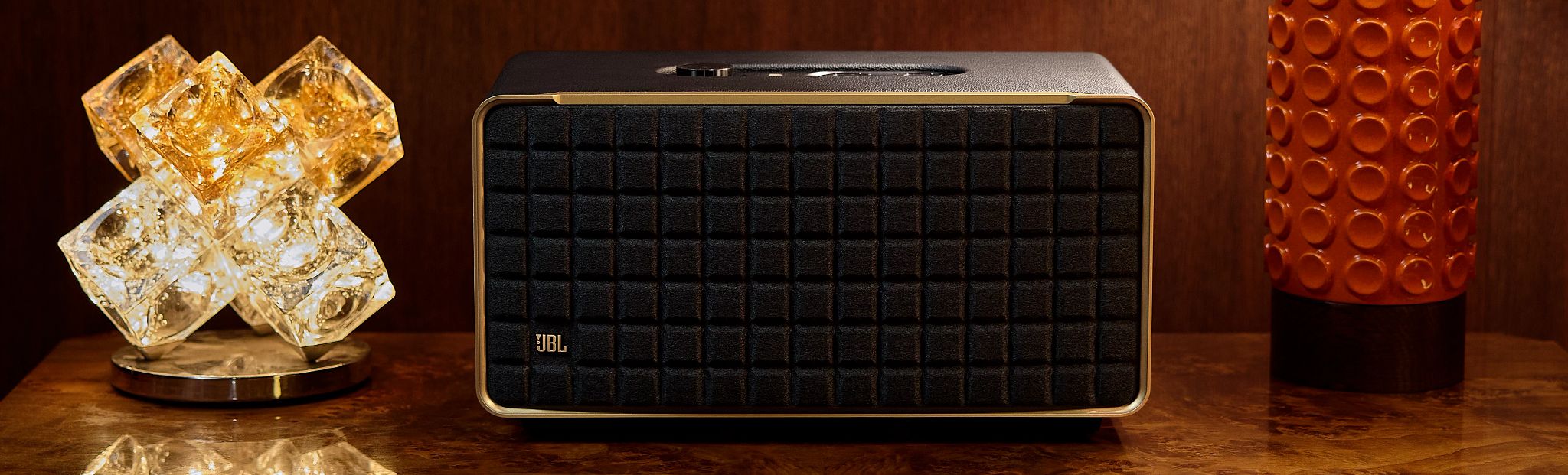 AUTHENTICS 500: PARLANTE CON DISEÑO RETRO Y WI-FI INTEGRADO